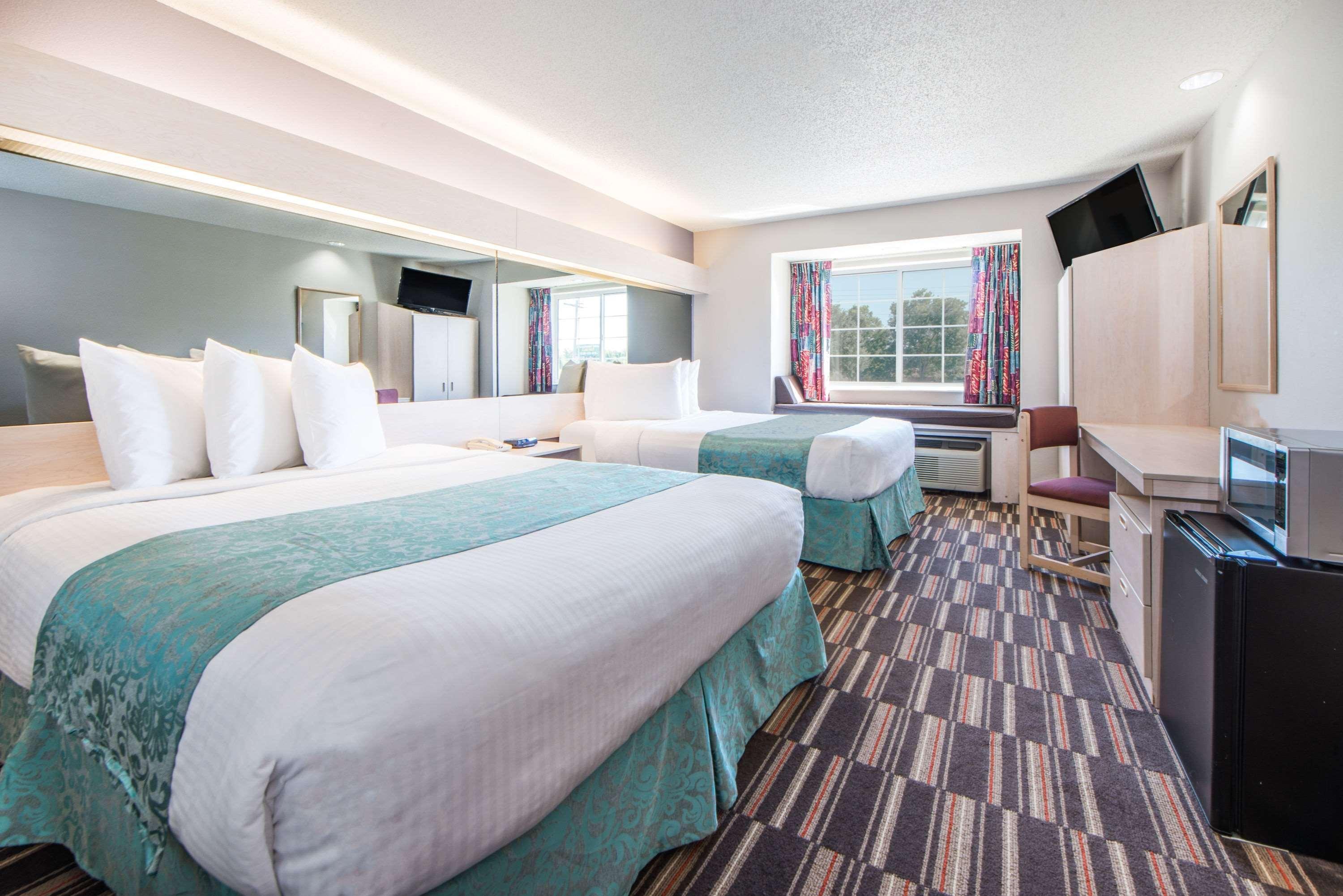 Microtel Inn & Suites Claremore Exterior photo